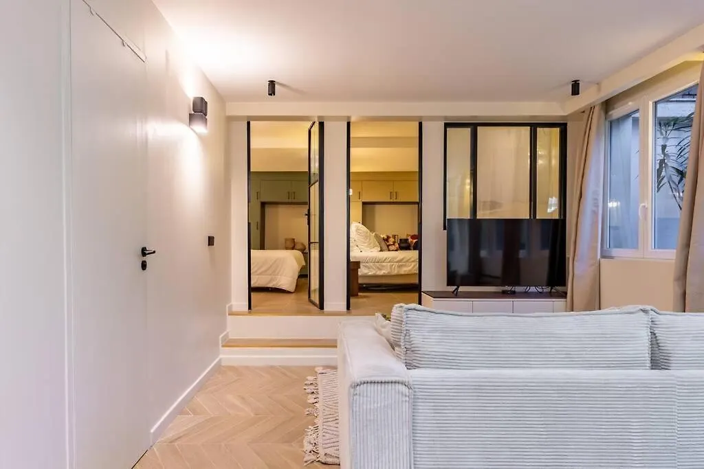 New Spacious 4 Star Family In Chic 16th District Apartamento