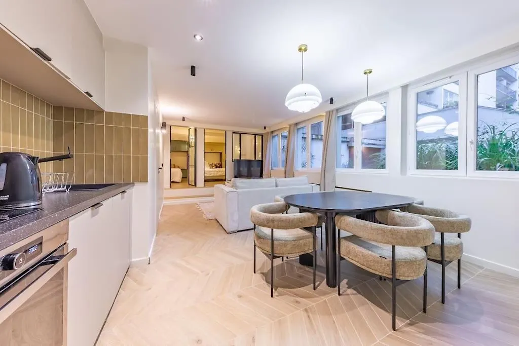 Apartment New Spacious 4 Star Family In Chic 16th District *