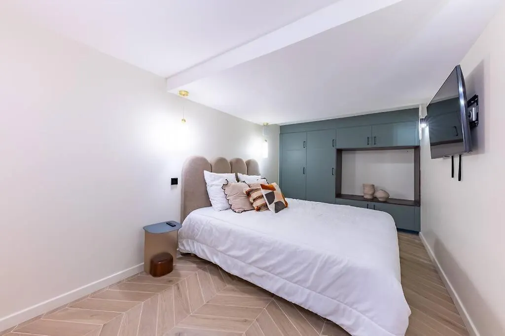 New Spacious 4 Star Family In Chic 16th District * Paris